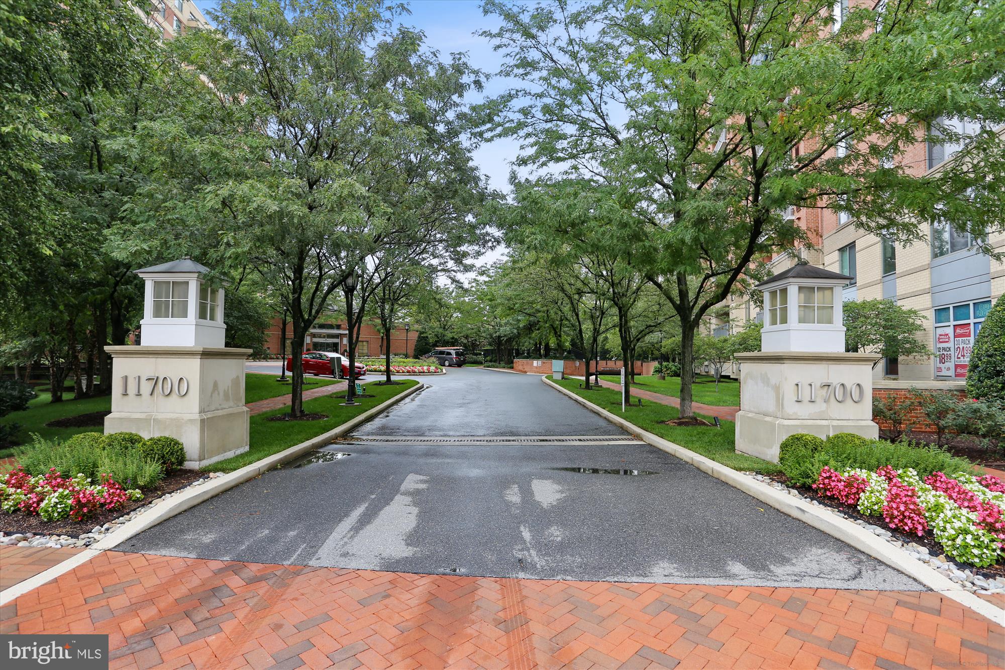 11700 Old Georgetown Road, Unit 1009 Rockville, MD 20852 - Photo 36 of 70 Driveway
