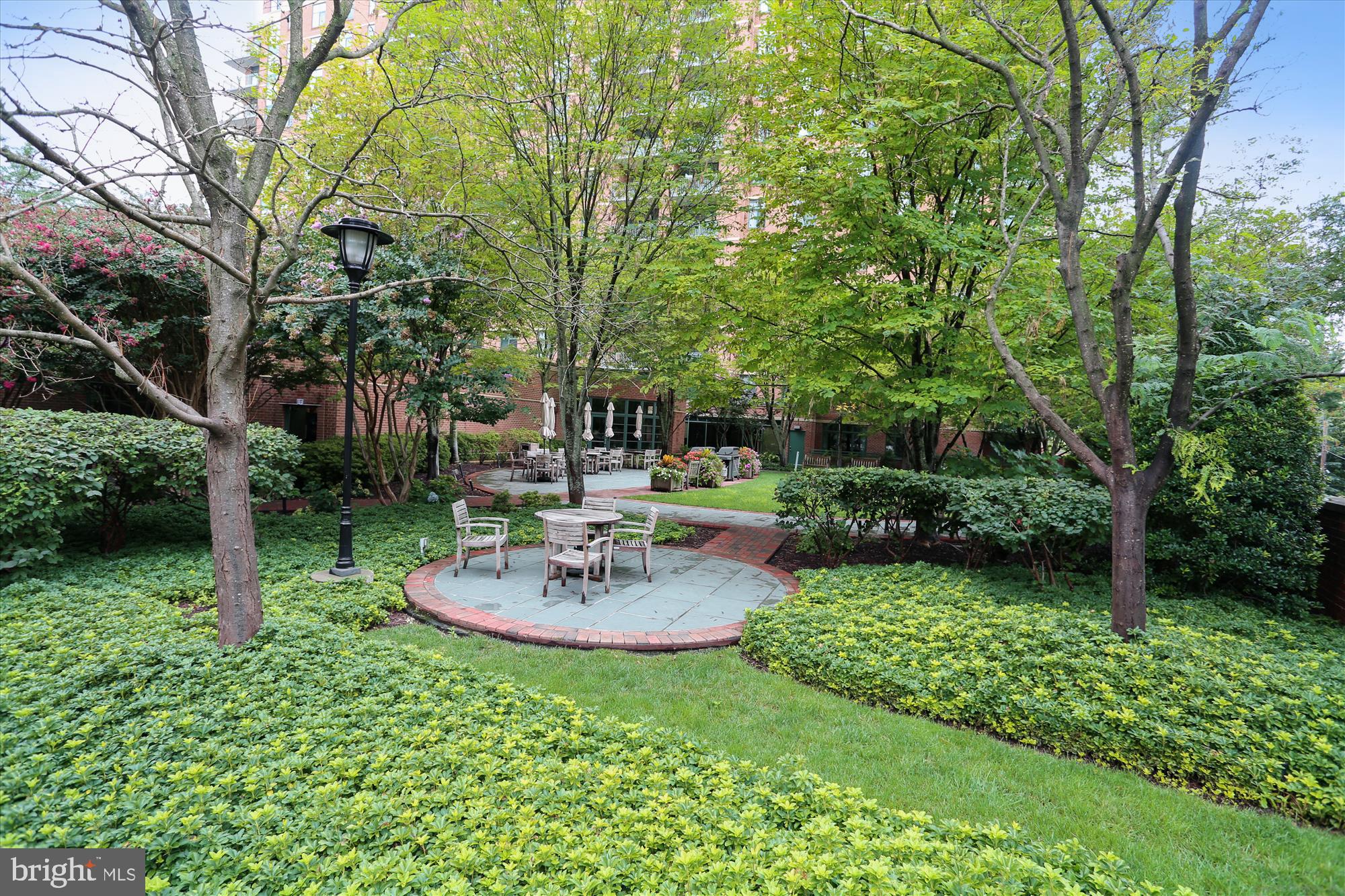 11700 Old Georgetown Road, Unit 1009 Rockville, MD 20852 - Photo 43 of 70 Courtyard