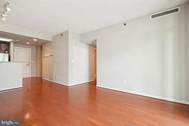 $2,700 | 11700 Old Georgetown Road, Unit 1009, Rockville, MD 20852