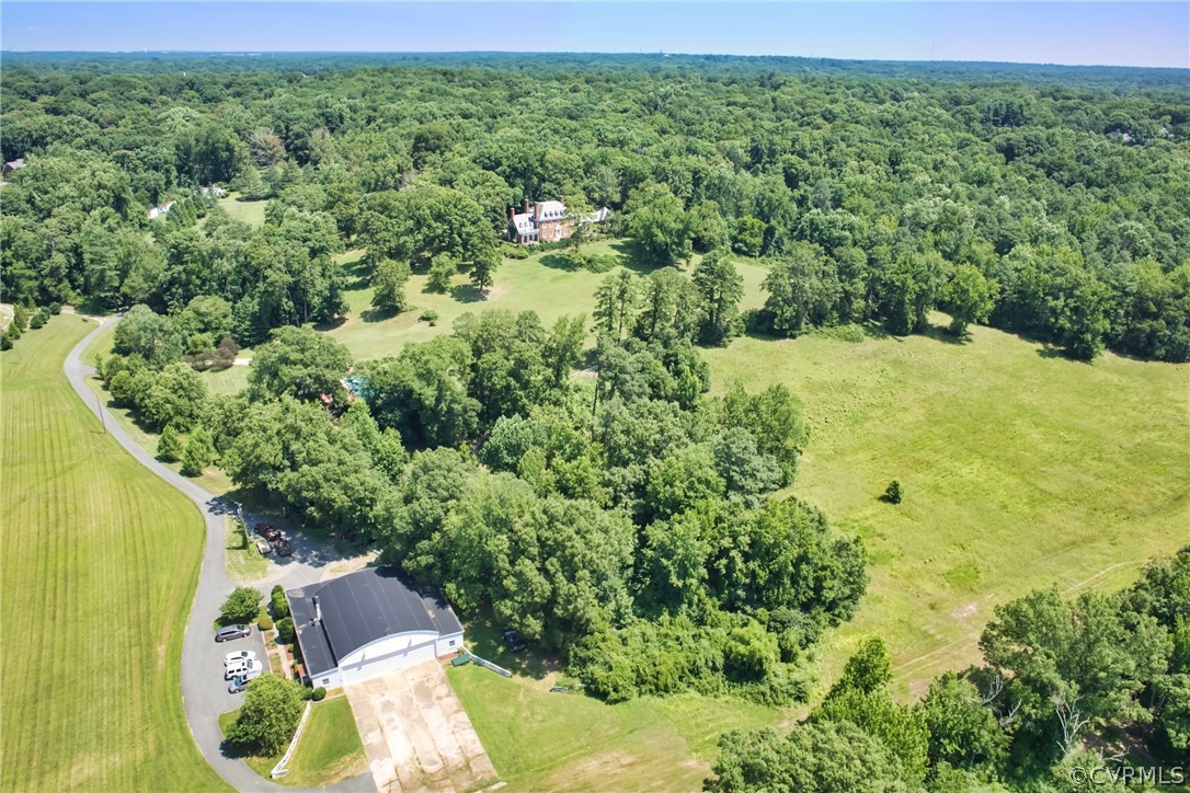 8899 River Road Henrico, VA 23229 - Photo 41 of 50 a view of a garden with an outdoor seating