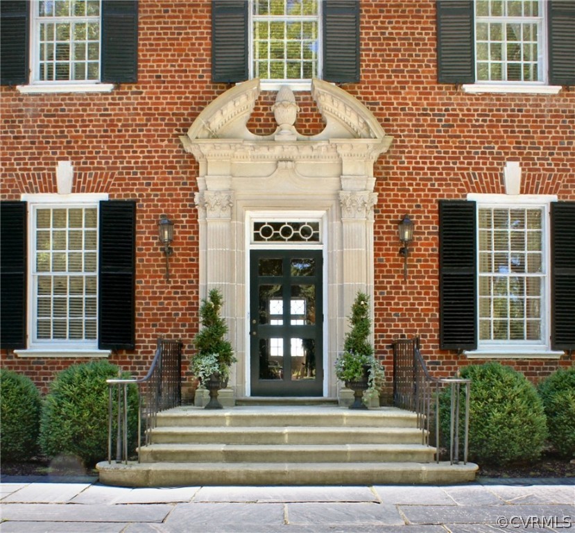 8899 River Road Henrico, VA 23229 - Photo 5 of 50 a front view of a house