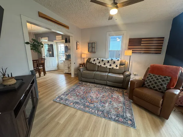 $97,500 | 616 Northwest 2nd Avenue, Aledo, IL 61231