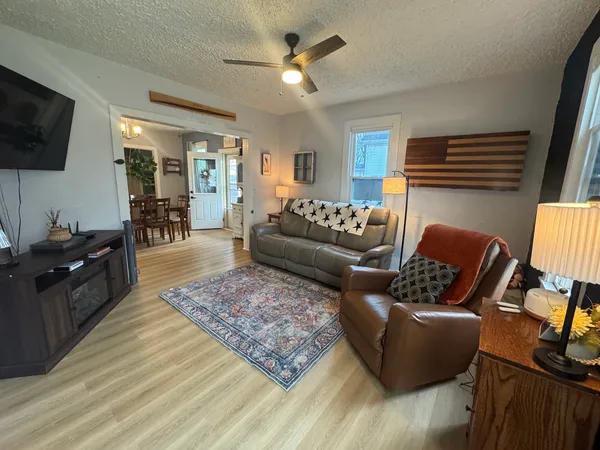 $97,500 | 616 Northwest 2nd Avenue, Aledo, IL 61231