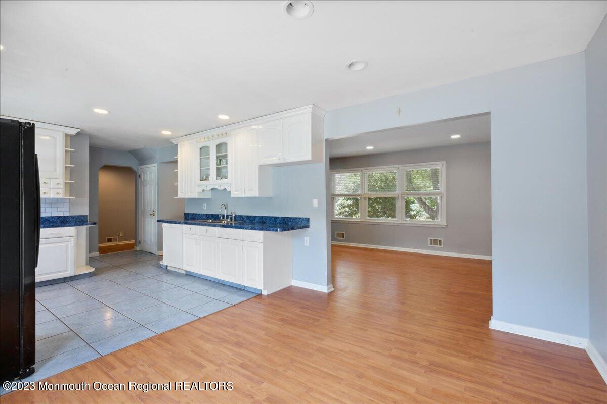 10 Holiday Road Manalapan, NJ 07726 - Photo 6 of 36 06-10 Holiday Rd, Manalapan, NJ-6