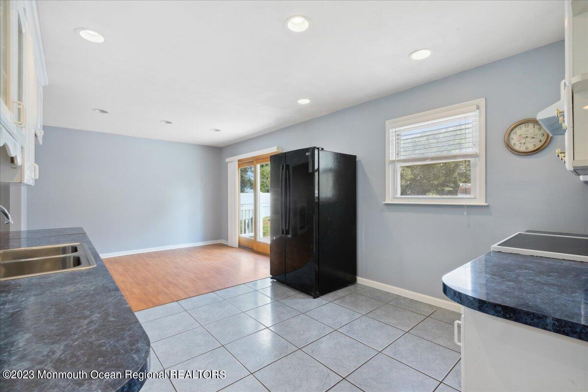 10 Holiday Road Manalapan, NJ 07726 - Photo 8 of 36 08-10 Holiday Rd, Manalapan, NJ-8