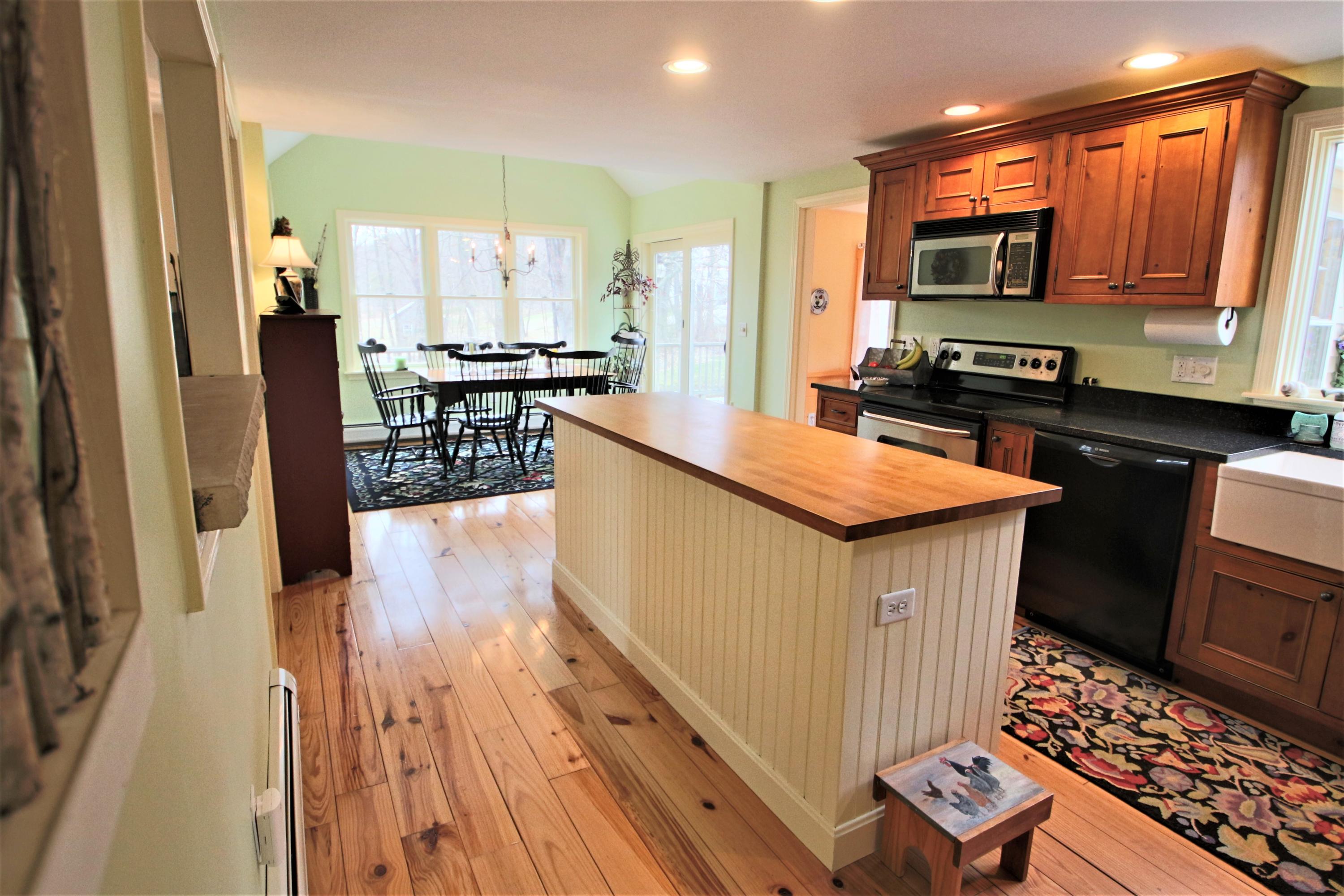 13 North Rochester Road Lebanon, ME 04027 - Photo 3 of 46 IMG_13628