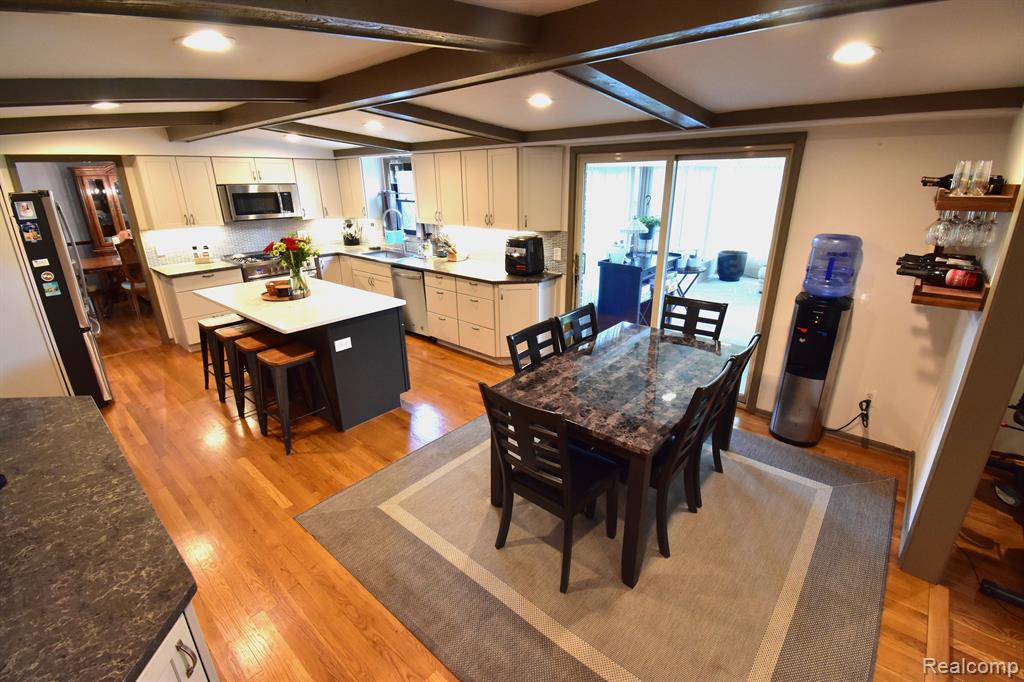 439 Shellbourne Drive Rochester Hills, MI 48309 - Photo 3 of 60