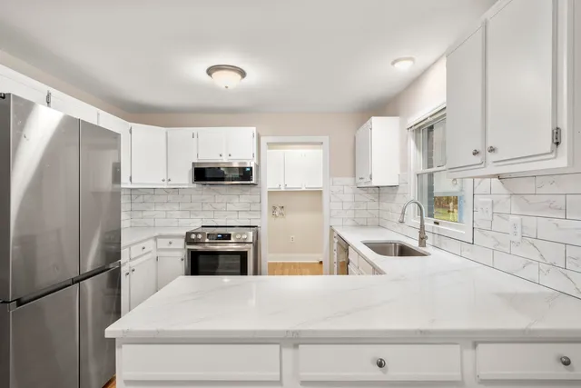 $2,200 | 298 Summerset Lane, Summerville, SC 29483