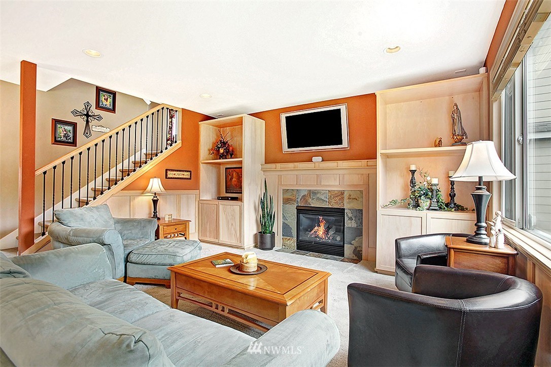 408 Lyons Avenue Northeast Renton, WA 98059 - Photo 8 of 25 Gallery Image 8