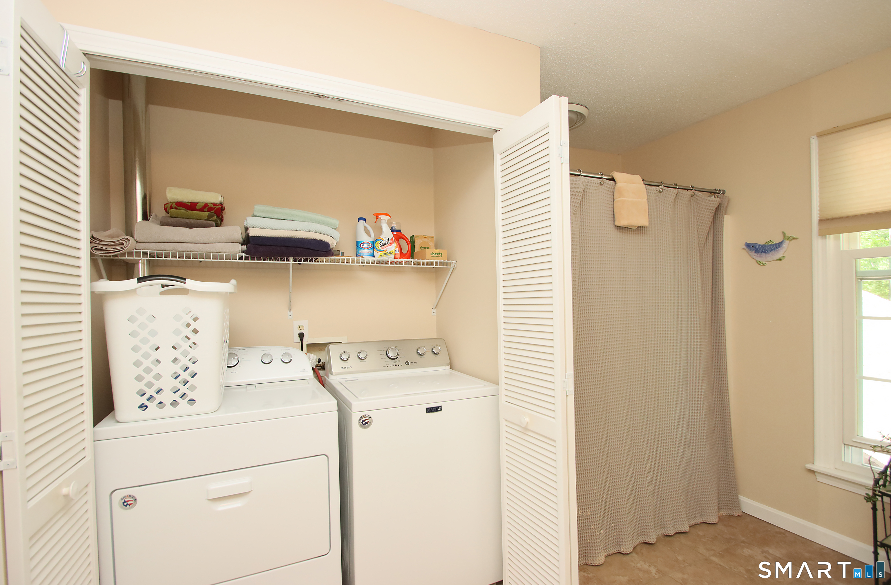 19 Legendary Road East Lyme, CT 06333 - Photo 28 of 38 laundry in full bath 2nd floor
