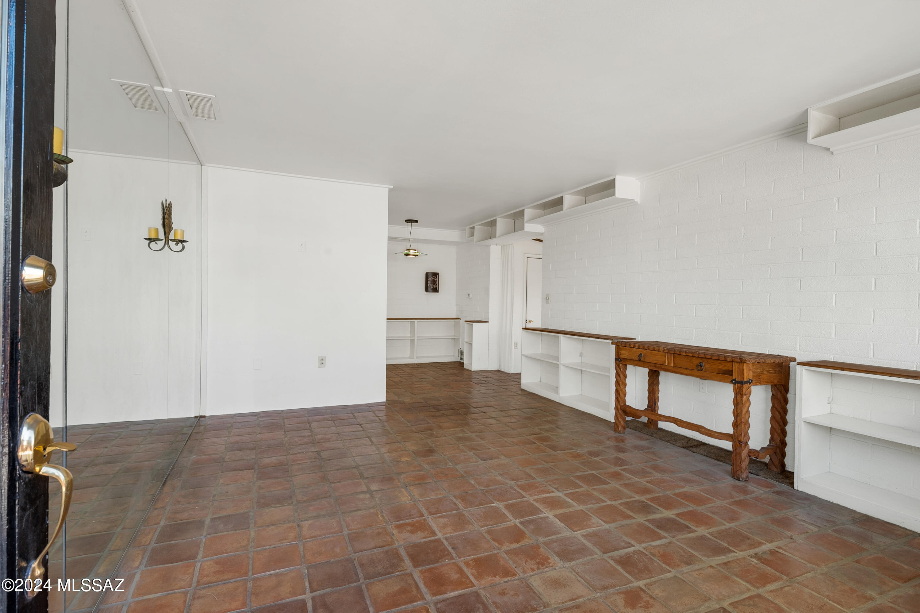 492 North Silverbell Road, Unit 492A Tucson, AZ 85745 - Photo 5 of 27