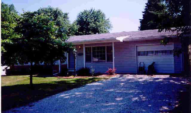 1408 Ridgeway Avenue Vincennes, IN 47591 - Photo 2 of 4 Gallery Image 2