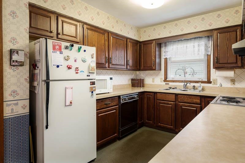 2058 Bootmaker Drive Beloit, WI 53511 - Photo 12 of 34