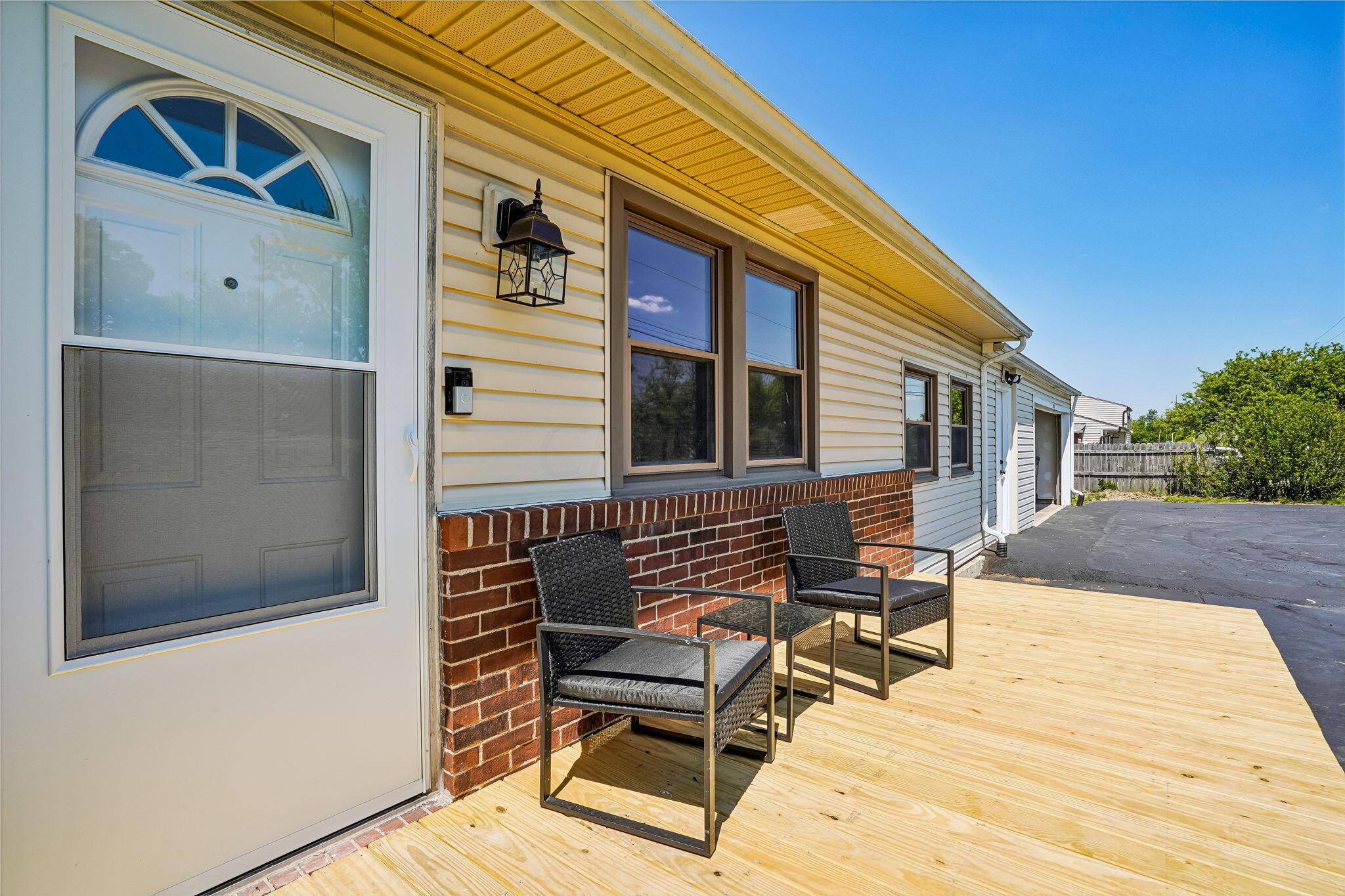 307 Hubbard Road Galloway, OH 43119 - Photo 6 of 54 Front deck/porch.