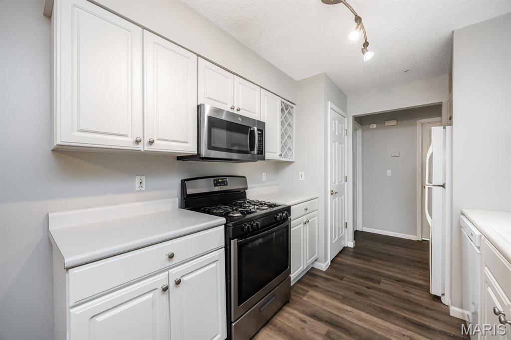3246 Hunters Way Belleville, IL 62221 - Photo 9 of 29