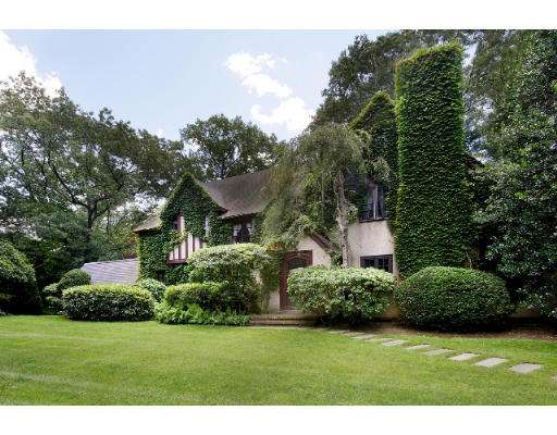 29 Lincoln Road Wellesley, MA 02481 - Photo 1 of 1 a view of a house with a garden