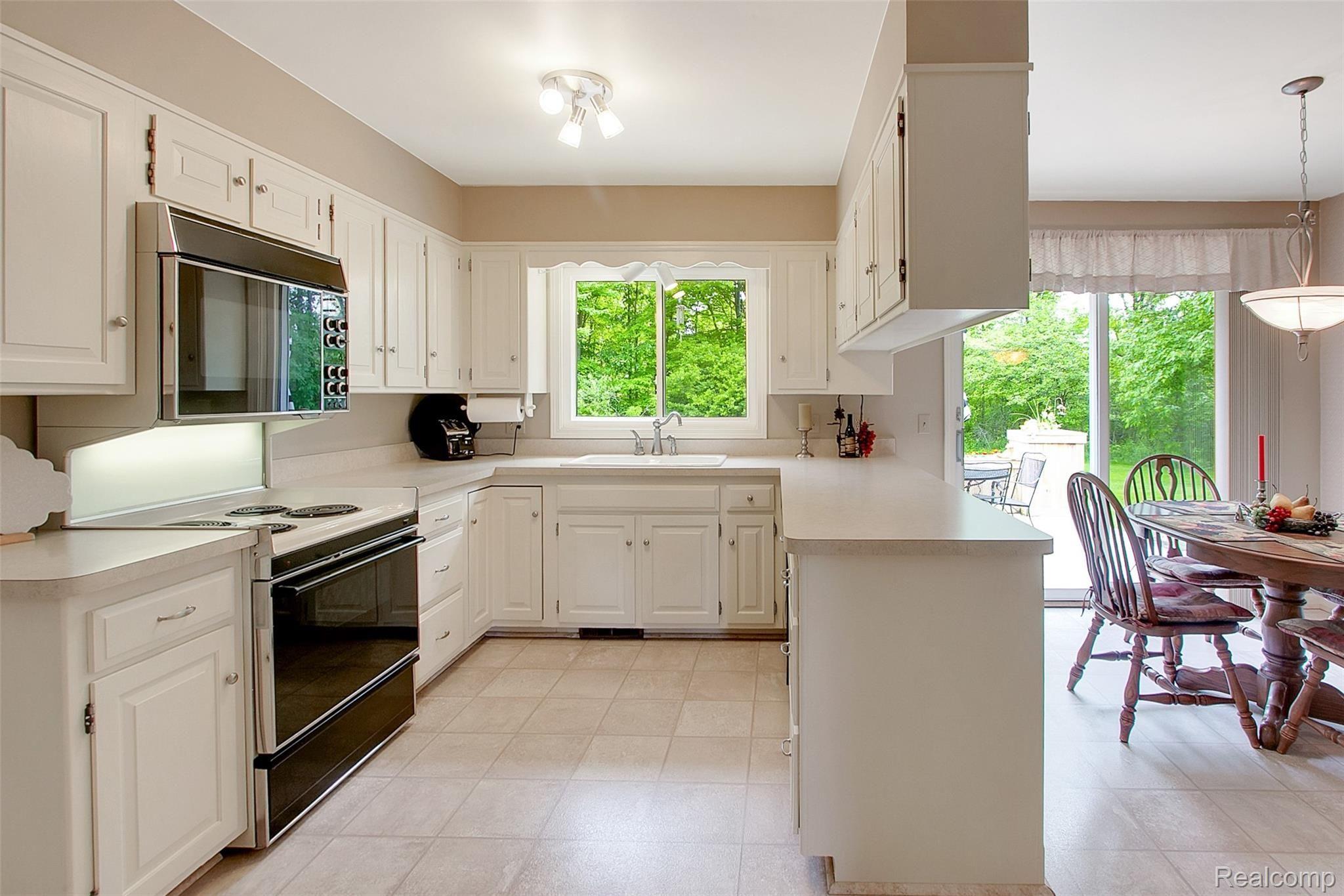 3147 East Highland Road Howell, MI 48855 - Photo 21 of 60 3147_E_Highland - HD Drone Photography-46.jpg