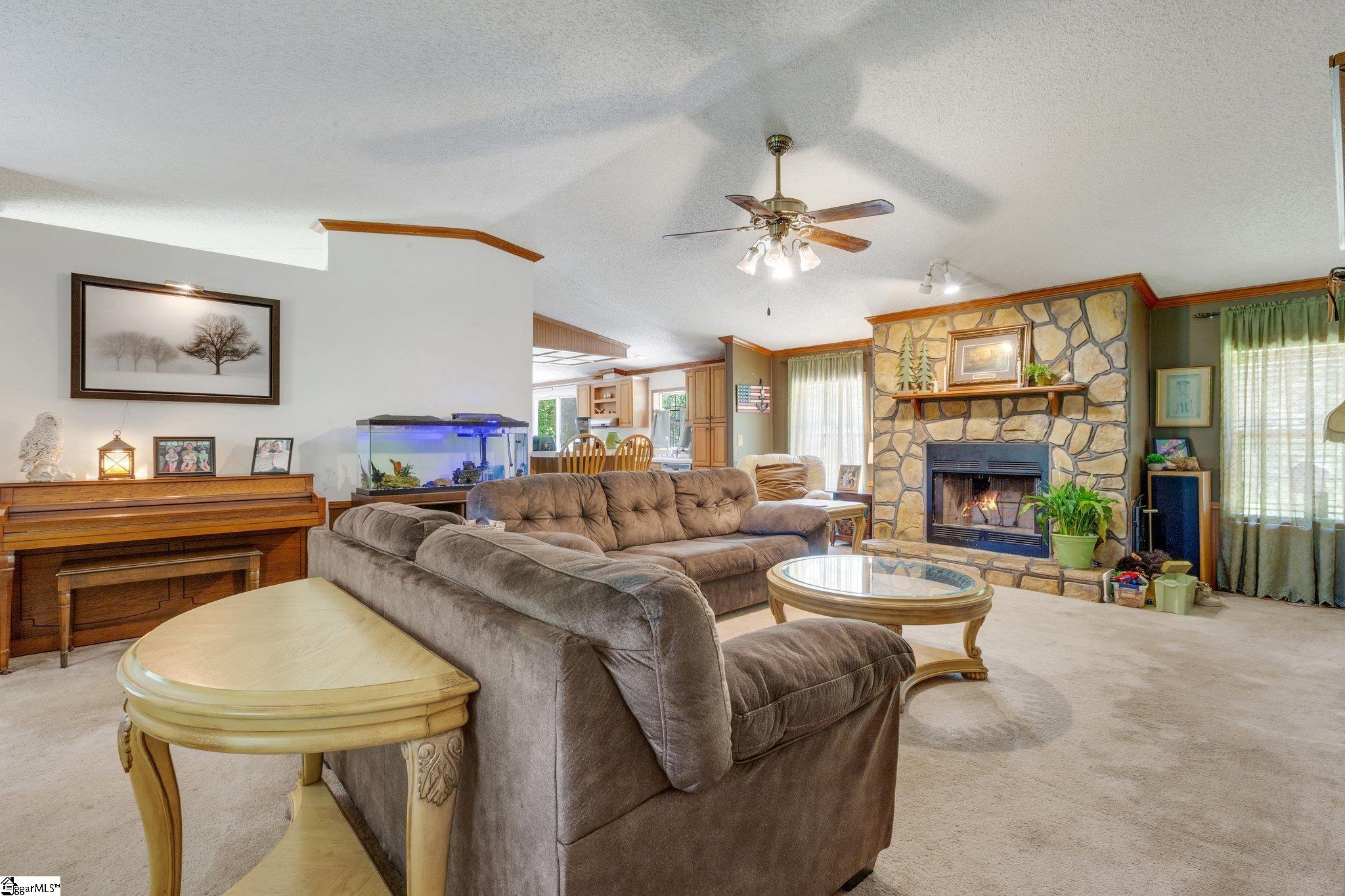 215 Pearson Road Woodruff, SC 29388 - Photo 16 of 40