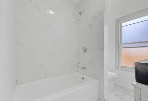 $2,950 | 457 1st Street, Newburgh, NY 12550