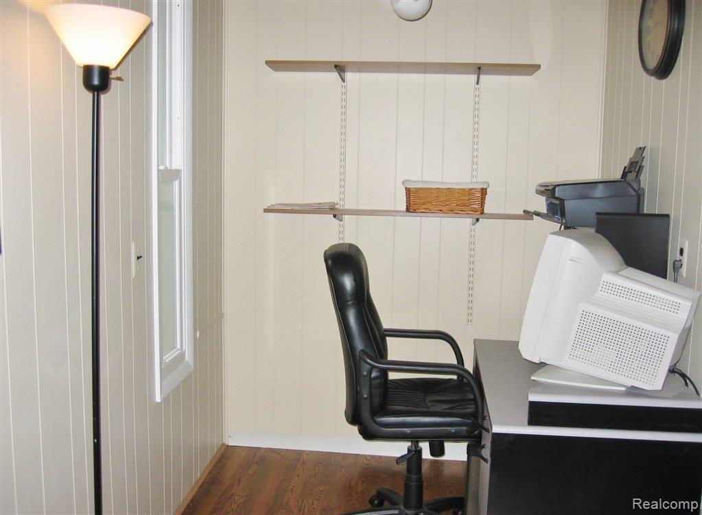 2876 Sandhurst Rochester, MI 48307 - Photo 16 of 21 Computer Nook.JPG