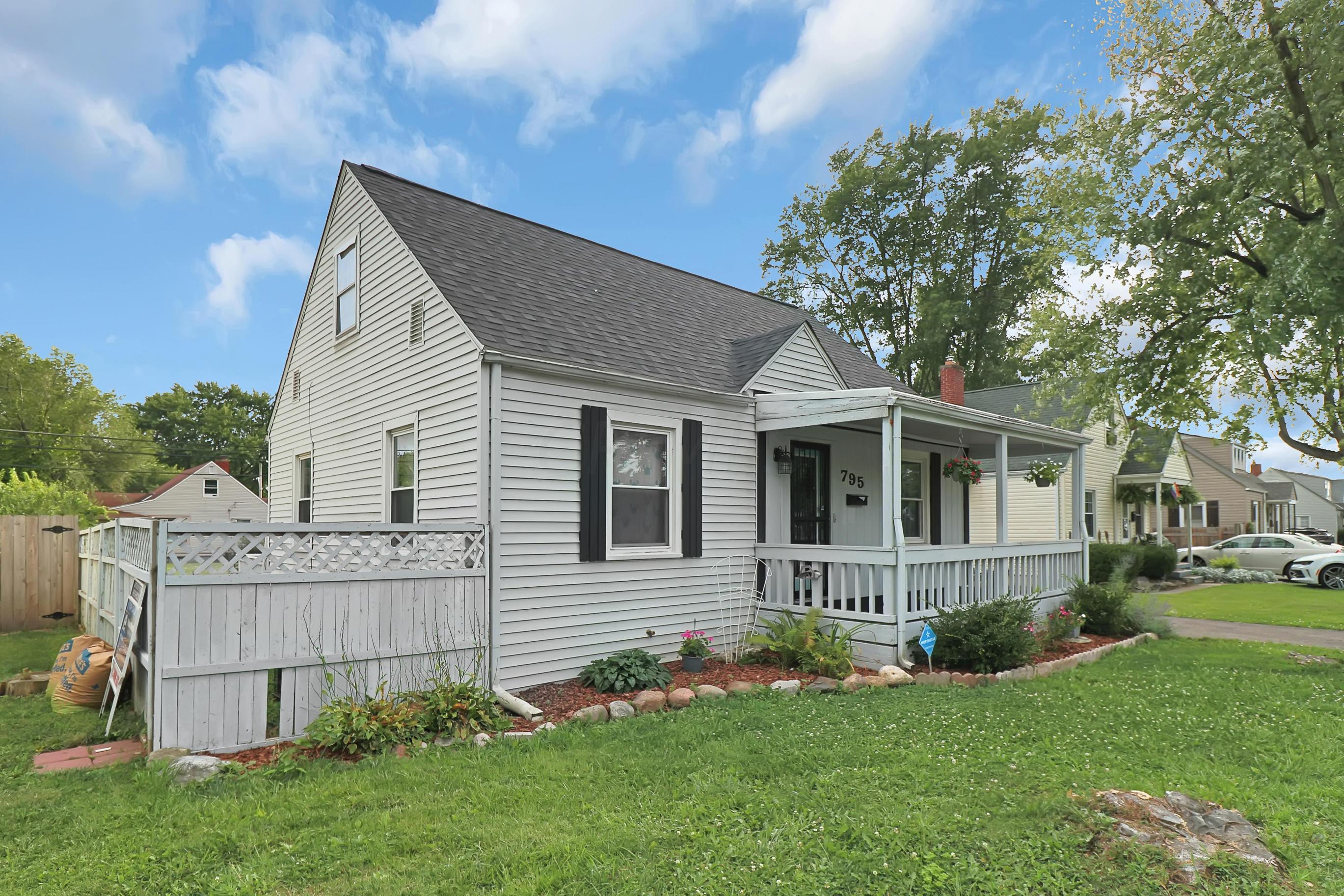 795 East Weber Road Columbus, OH 43211 - Photo 4 of 27 Gallery Image 4