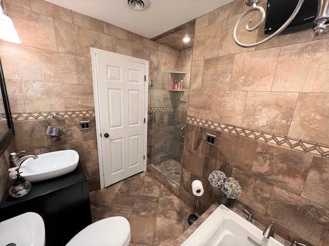 5739 Ridgewood Place Pulaski, VA 24301 - Photo 18 of 25 HALL BATH 3