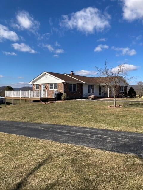 5739 Ridgewood Place Pulaski, VA 24301 - Photo 2 of 25 SIDE