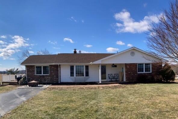 5739 Ridgewood Place Pulaski, VA 24301 - Photo 3 of 25 Front 2