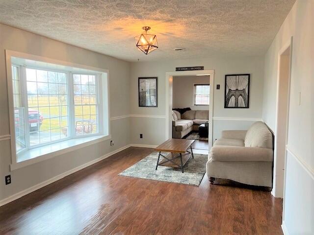 5739 Ridgewood Place Pulaski, VA 24301 - Photo 5 of 25 living room (2)