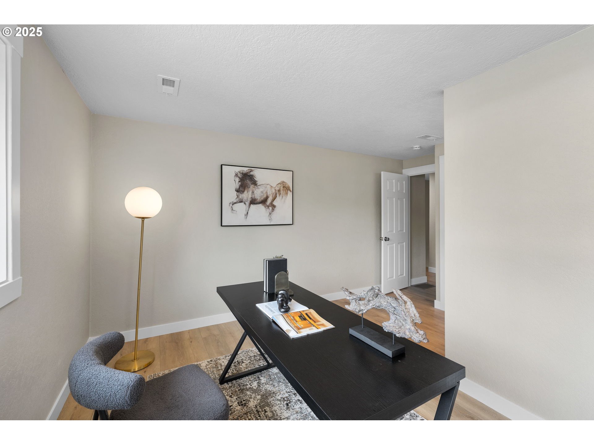 3240 Northeast 29th Street Gresham, OR 97030 - Photo 23 of 29 a living room with furniture