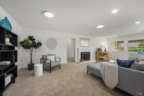 $619,000 | 333 Twin Lakes Drive, Santa Rosa, CA 95409