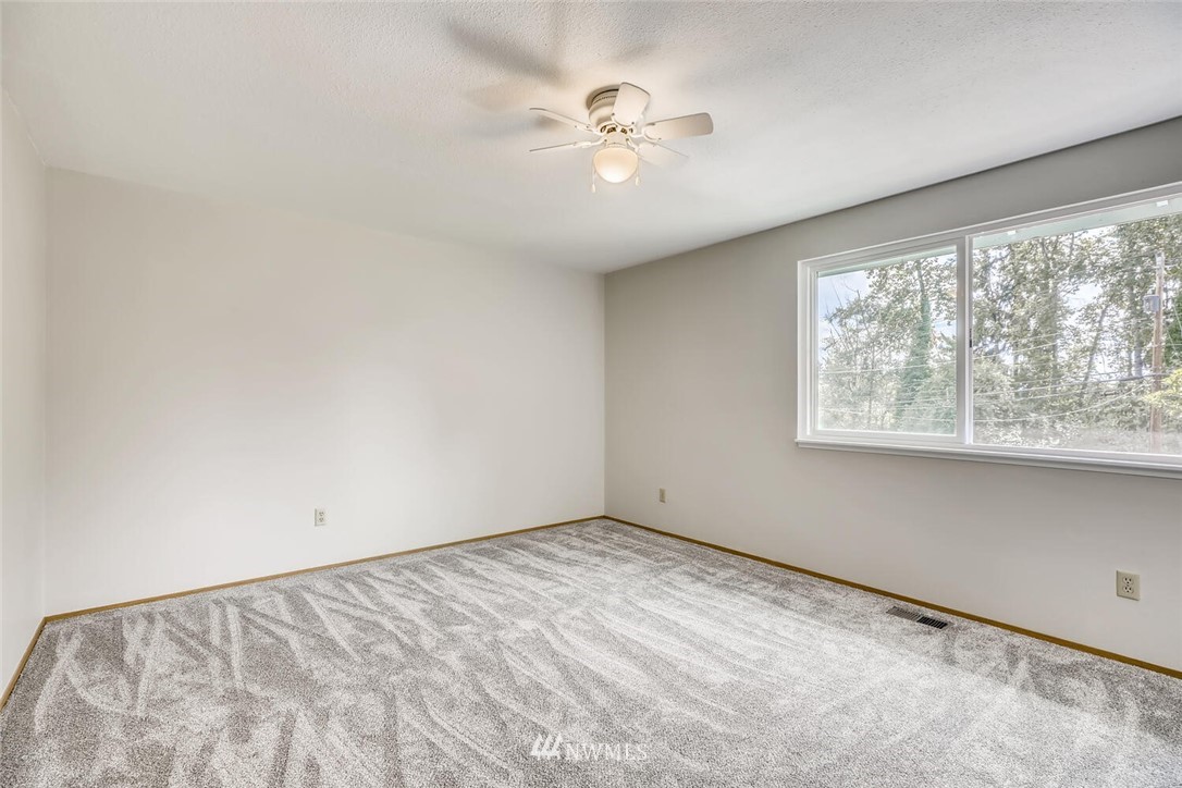 4417 Chrisella Road East Edgewood, WA 98372 - Photo 11 of 28 Gallery Image 11