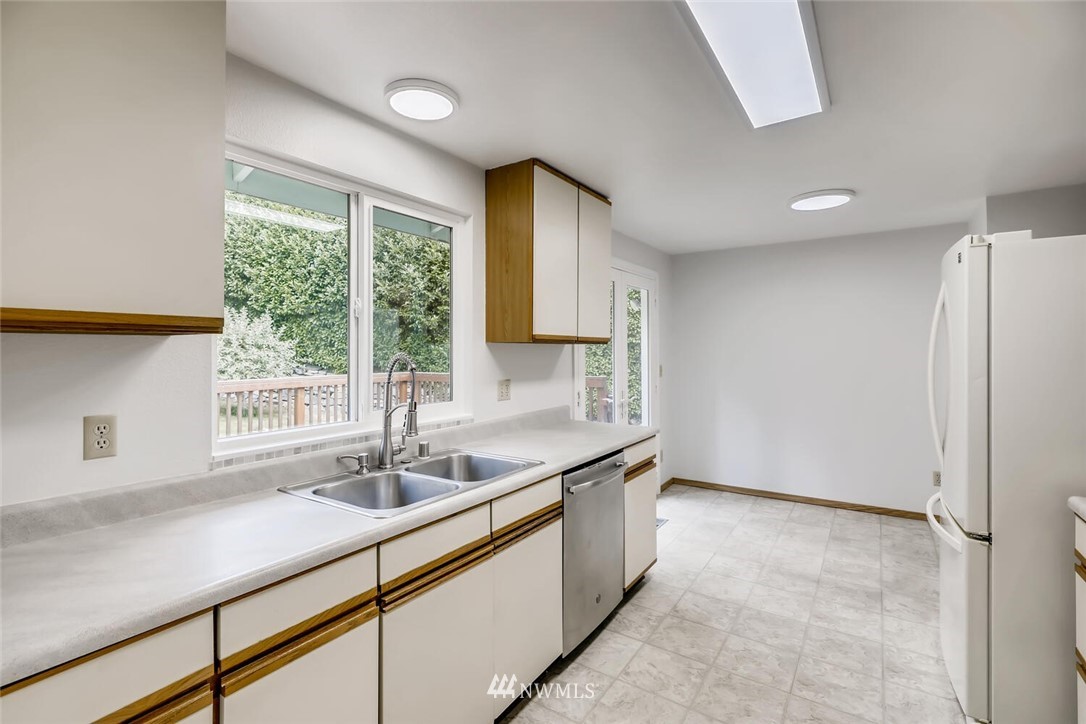 4417 Chrisella Road East Edgewood, WA 98372 - Photo 7 of 28 Gallery Image 7