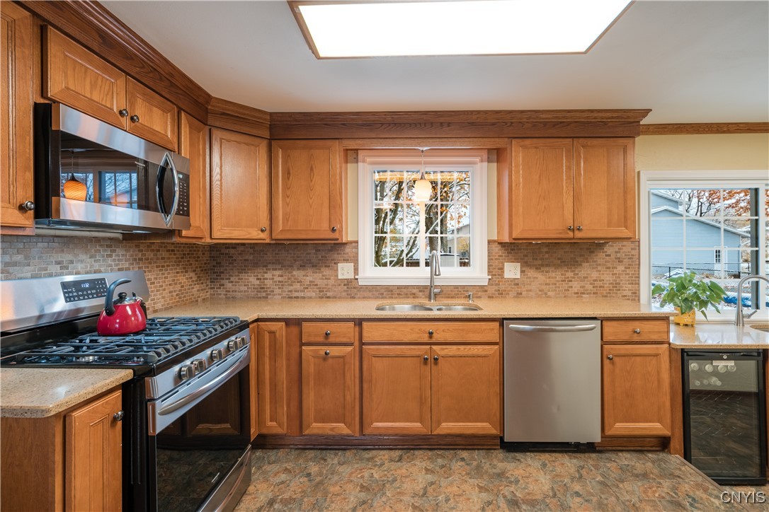 4976 Surrey Lane Clay, NY 13088 - Photo 16 of 47 Large kitchen with all appliances updated and incl