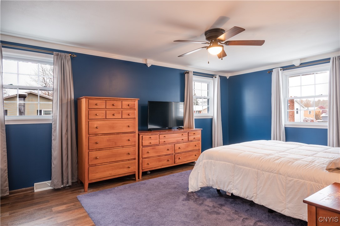 4976 Surrey Lane Clay, NY 13088 - Photo 27 of 47 Primary bedroom is large and features a full bathr