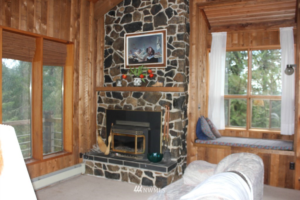 1305 Kaiser Road Southwest Olympia, WA 98512 - Photo 3 of 25 Gallery Image 3