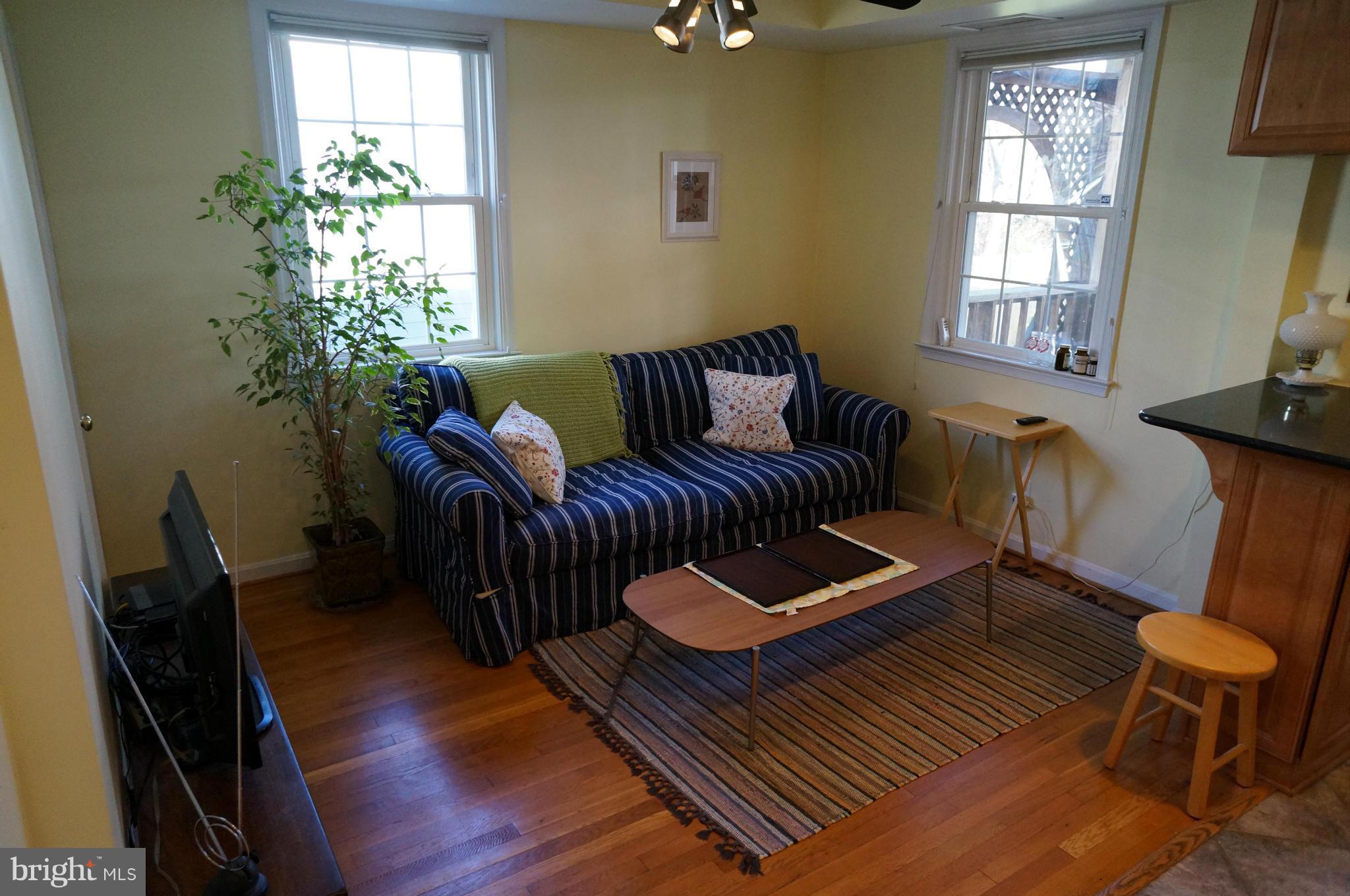 9 Russell Road, Unit C Alexandria, VA 22301 - Photo 3 of 30 Living Room