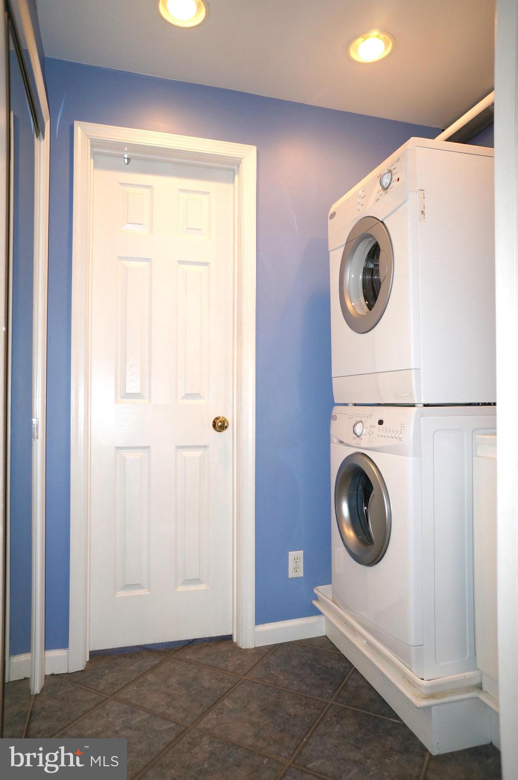 9 Russell Road, Unit C Alexandria, VA 22301 - Photo 21 of 30 Laundry