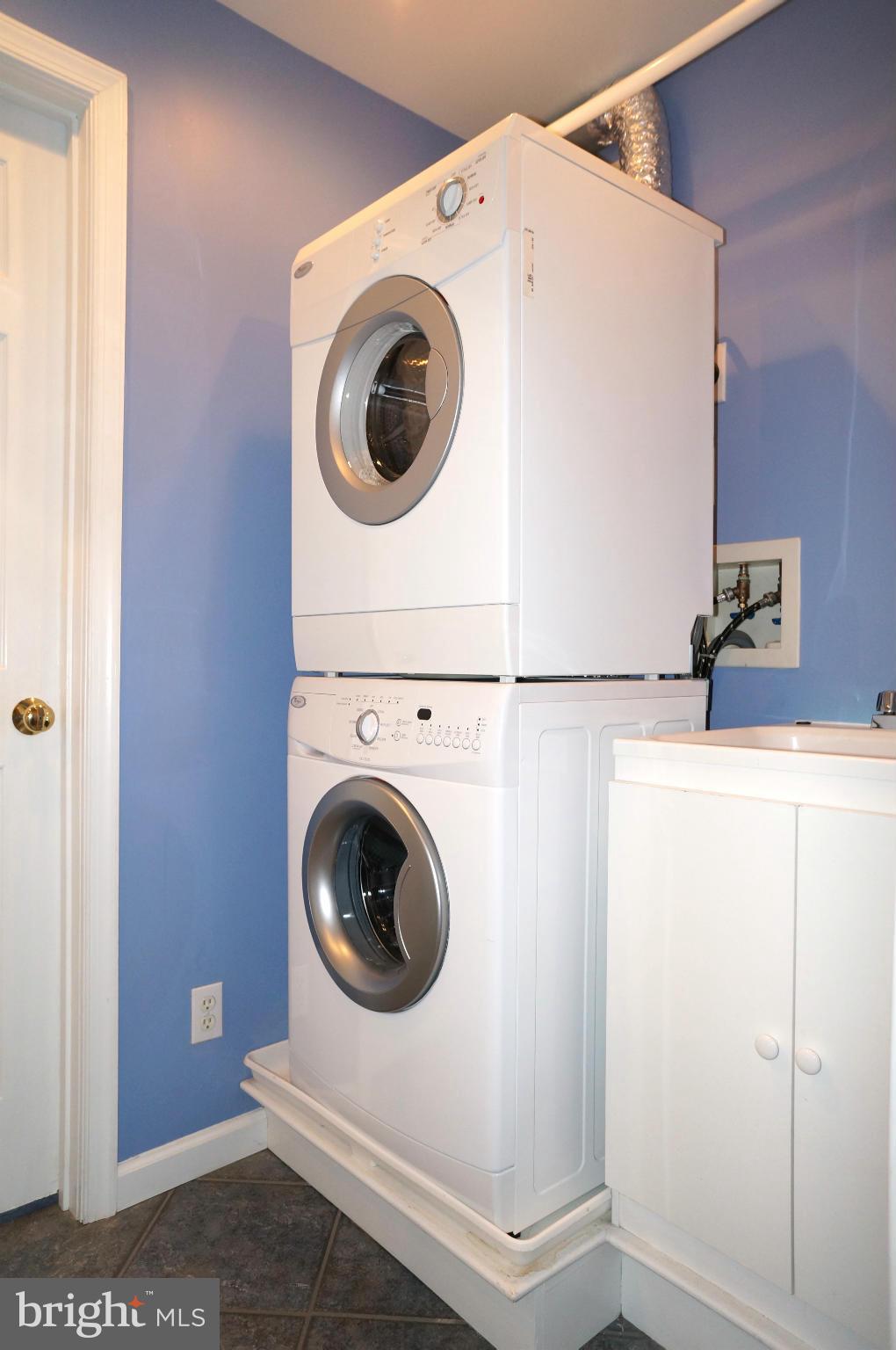 9 Russell Road, Unit C Alexandria, VA 22301 - Photo 22 of 30 Laundry