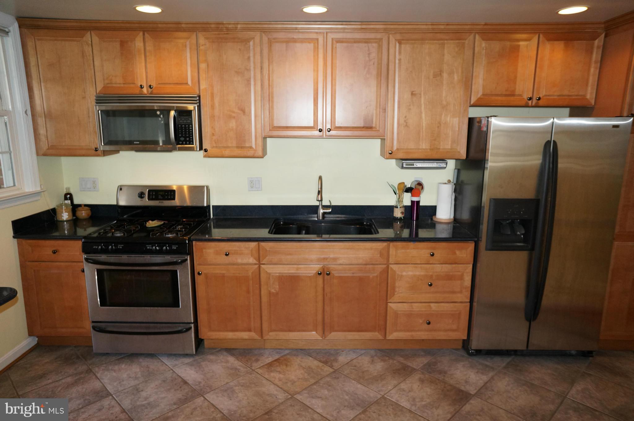 9 Russell Road, Unit C Alexandria, VA 22301 - Photo 7 of 30 Kitchen