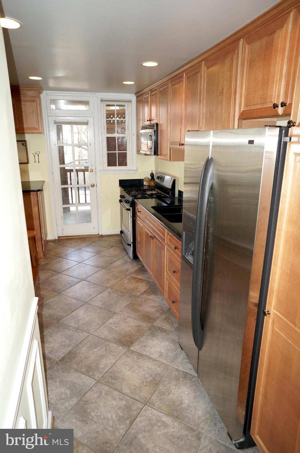 9 Russell Road, Unit C Alexandria, VA 22301 - Photo 10 of 30 Kitchen