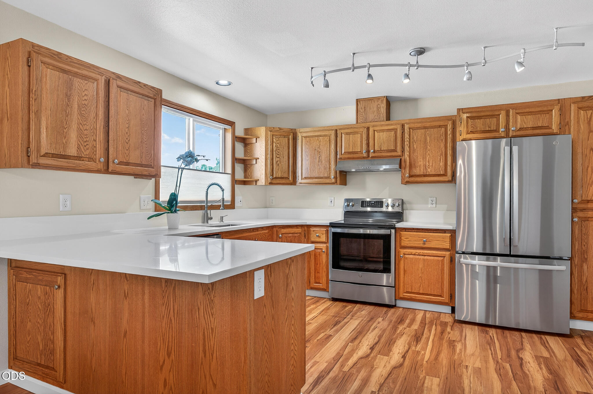 2990 Northeast Wells Acres Road Bend, OR 97701 - Photo 5 of 39