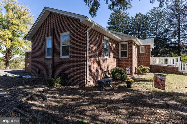 $438,000 | 133 Shenell Drive, Mount Jackson, VA 22842