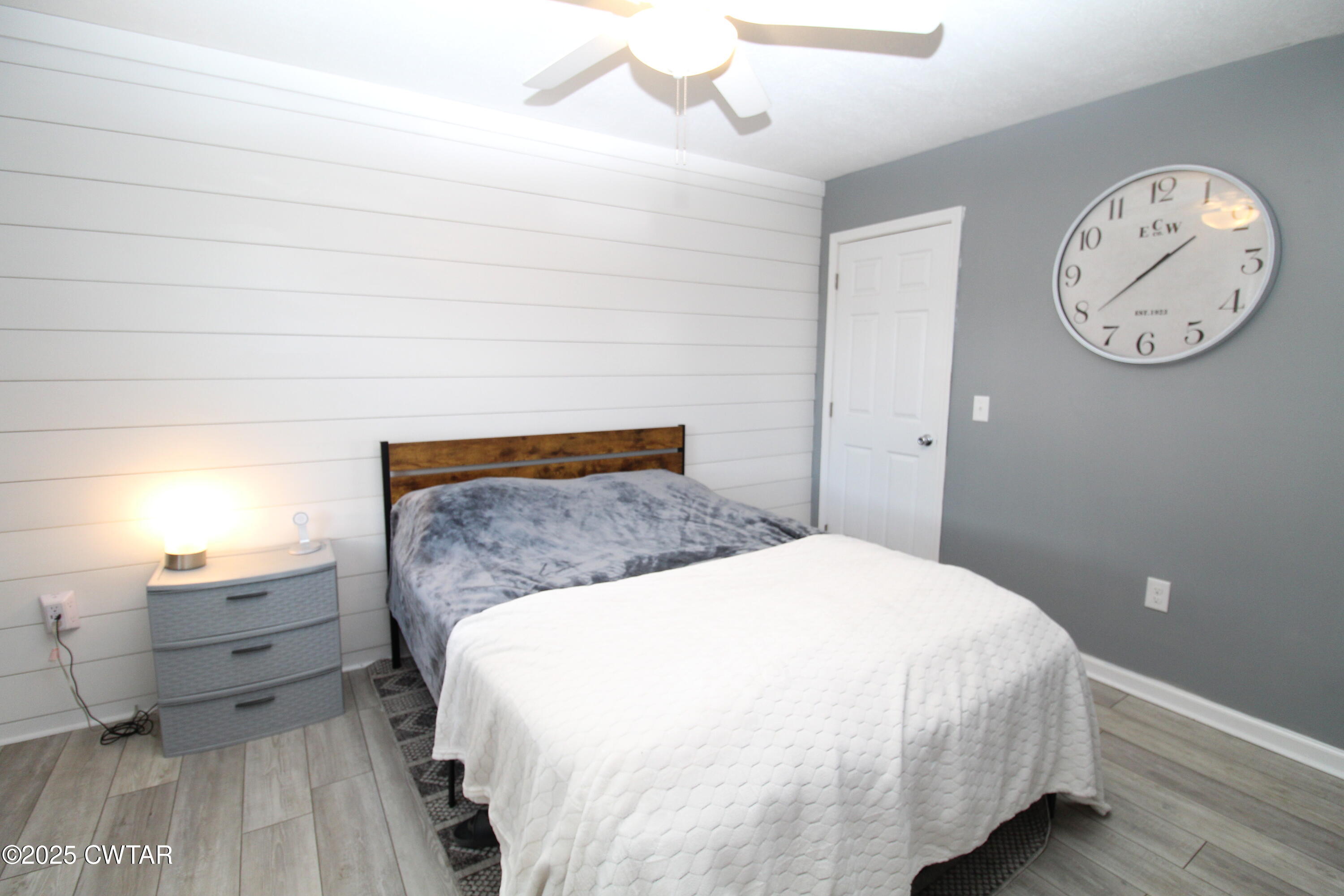 3125 Old Huntingdon Road Lexington, TN 38351 - Photo 11 of 17 a bedroom with a bed and a closet