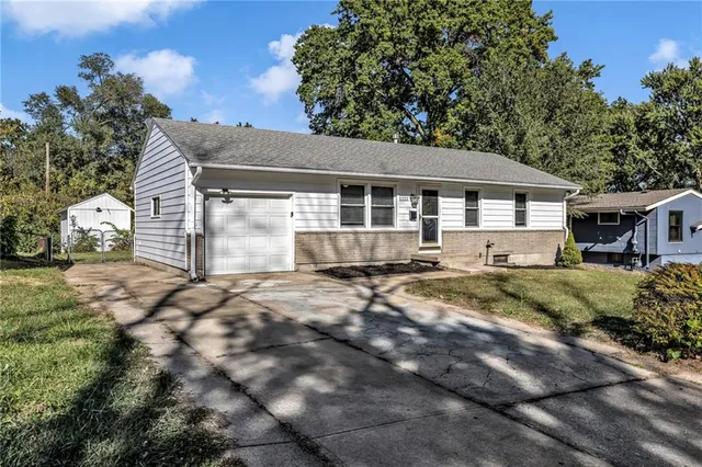 $247,500 | 5222 Northeast 44th Street, Kansas City, MO 64117