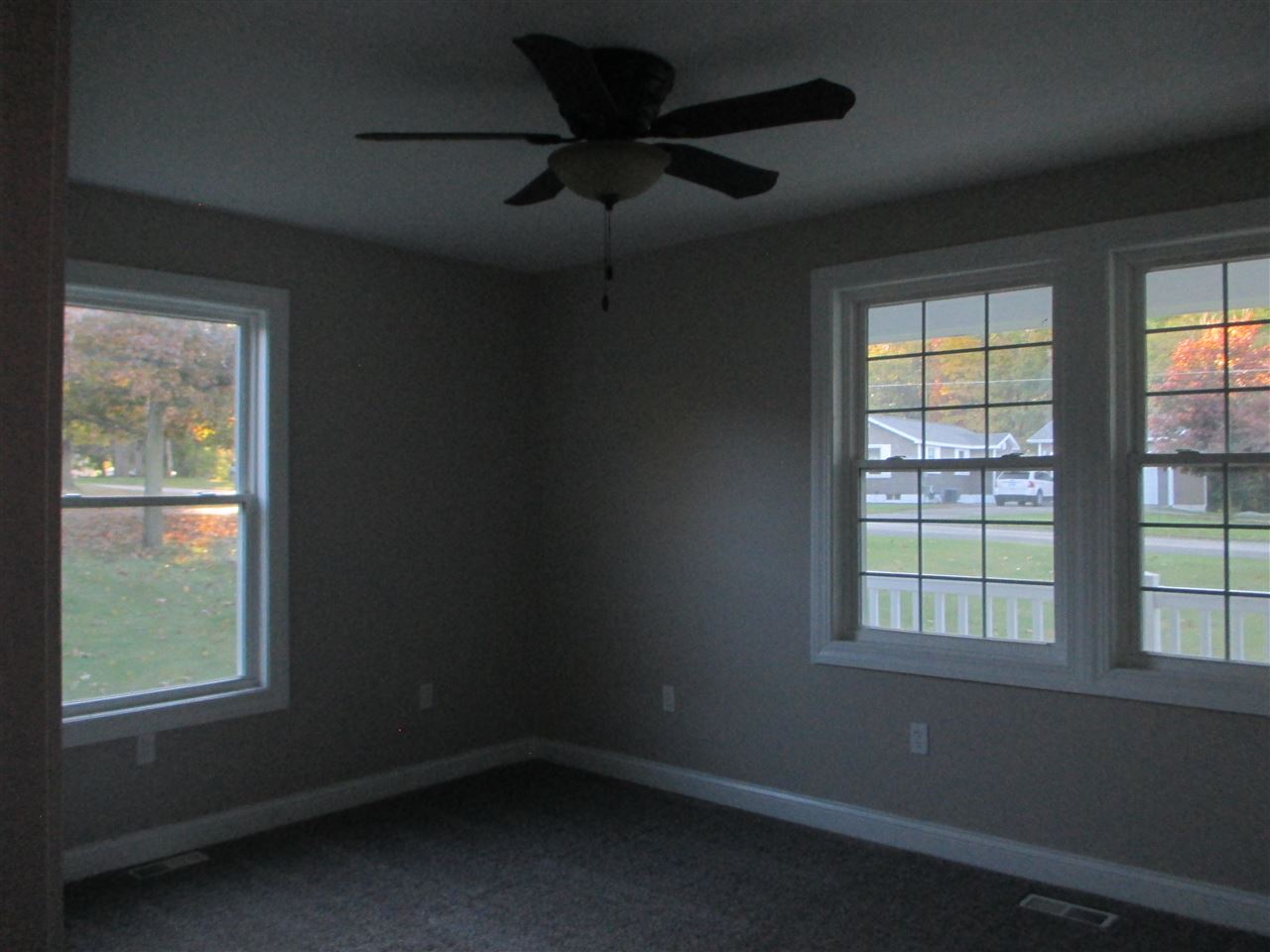 9090 Coldwater Road Flushing, MI 48433 - Photo 8 of 18 31398326-7.JPG