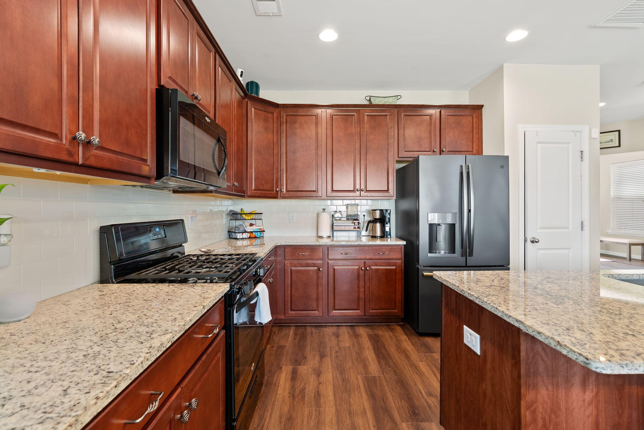 482 Spectrum Road Summerville, SC 29486 - Photo 16 of 52 Kitchen