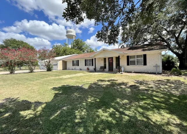 $109,900 | 805 2nd Street, Ganado, TX 77962