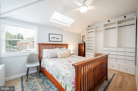 $2,950 | 2444 South Oakland Street, Arlington, VA 22206