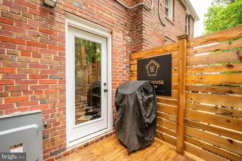 $2,950 | 2444 South Oakland Street, Arlington, VA 22206